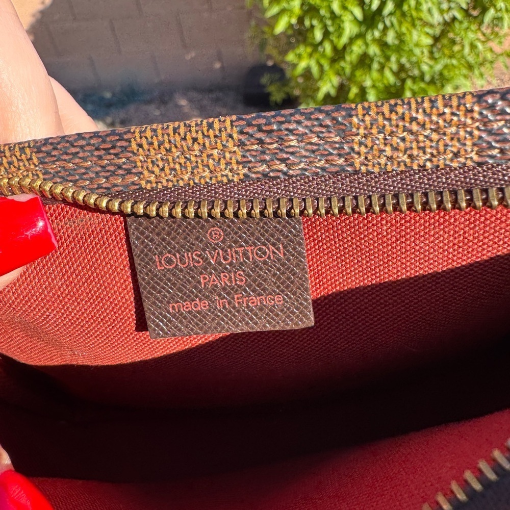 Authentic Louis Vuitton Damier Ebene Pochette handbag - Picture 7 of 11